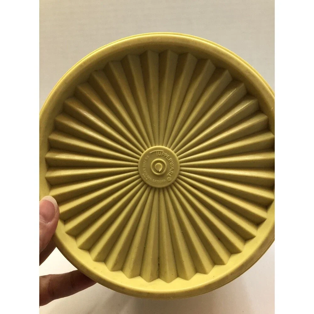 Vintage Servalier Tupperware Canister Container 807-4 Yellow with Lid